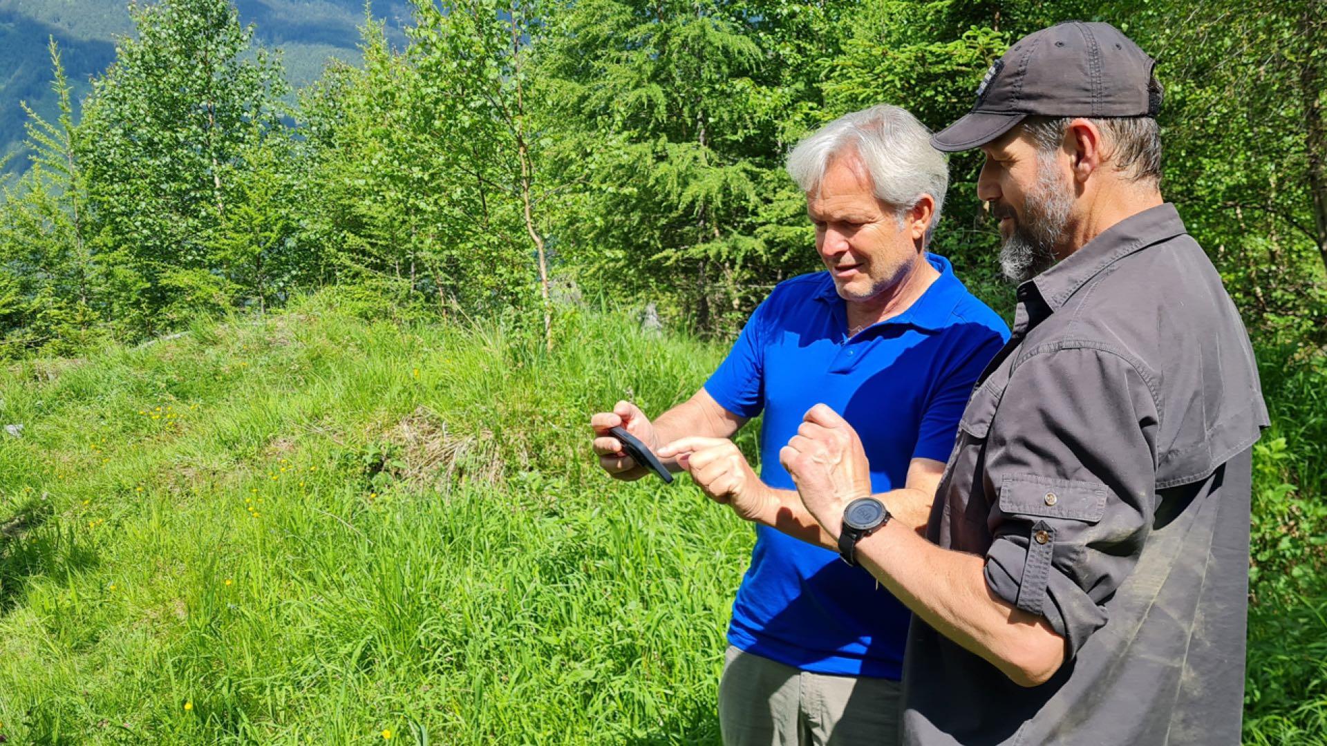 Experten beobachten Berge mit Argusaugen