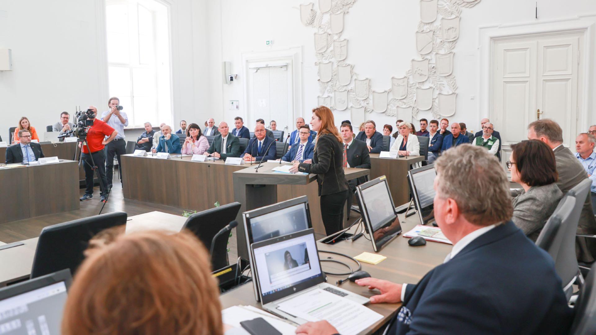 Landesregierung stellte sich Hearing im Landtag