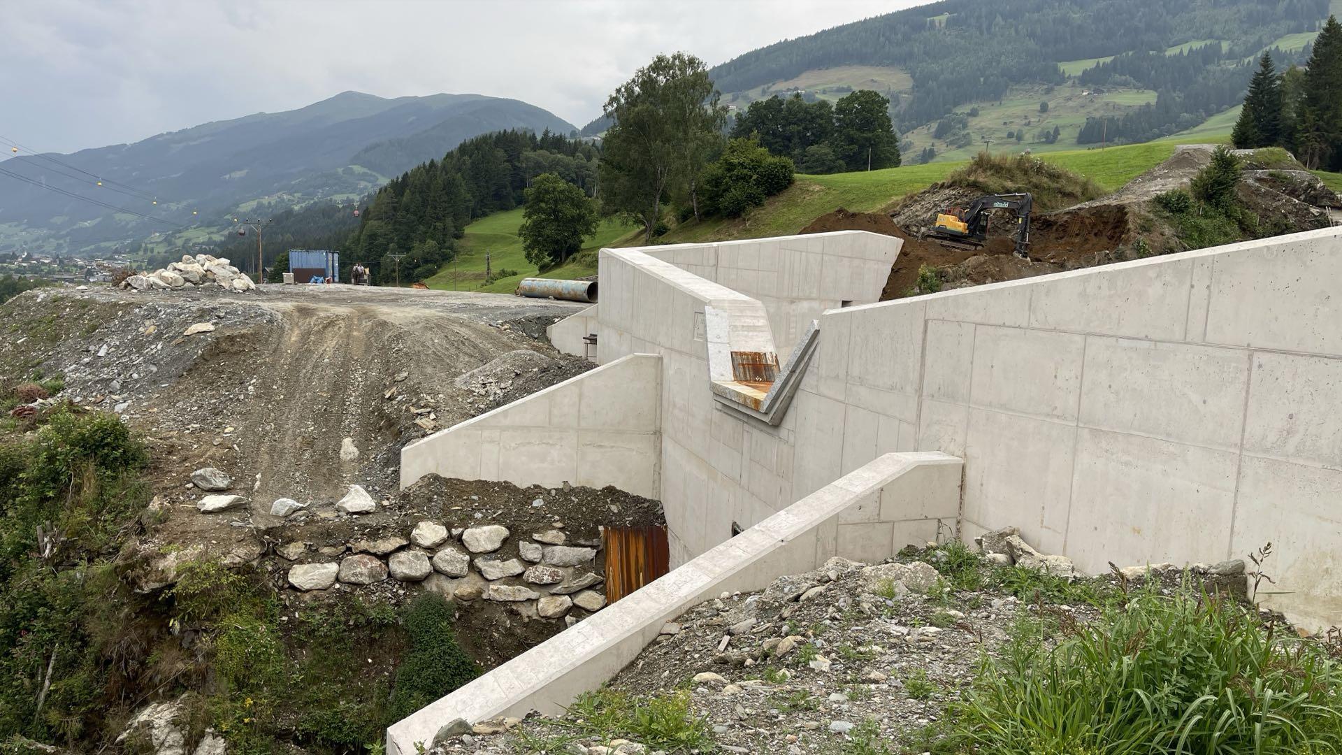 Wildbachsperre schützt Siedlung in Hollersbach