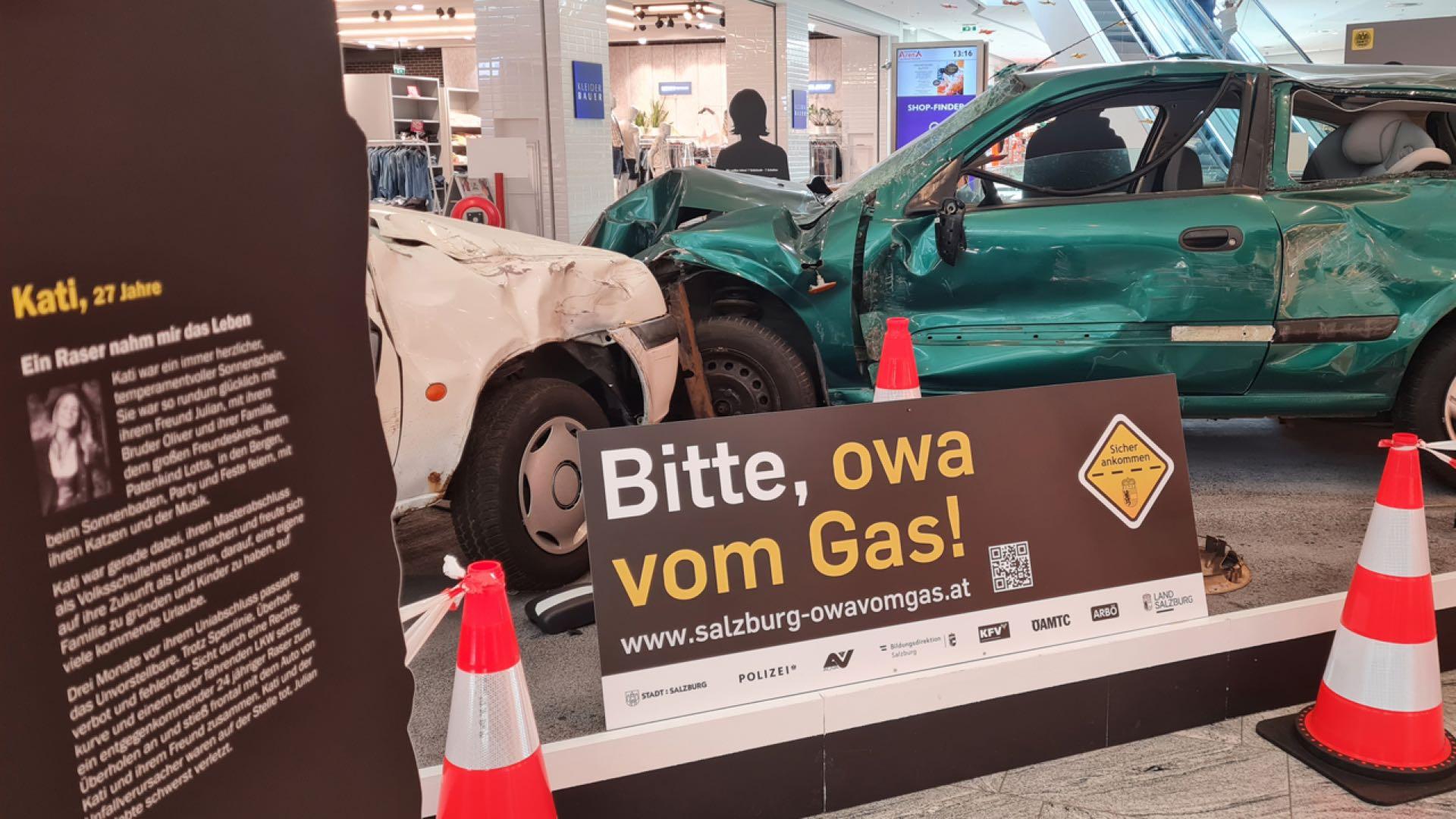 Owa vom Gas: Schattenausstellung bewegt