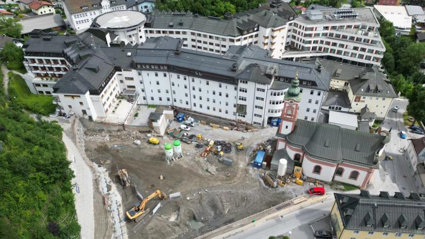 Grundstein für neues Klinikgebäude in Schwarzach