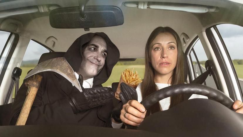 Snacks am Steuer? Lass dich nicht ablenken!