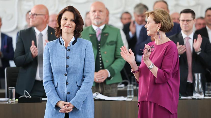 Live-Mitschnitt: Neue Landeshauptfrau für Salzburg