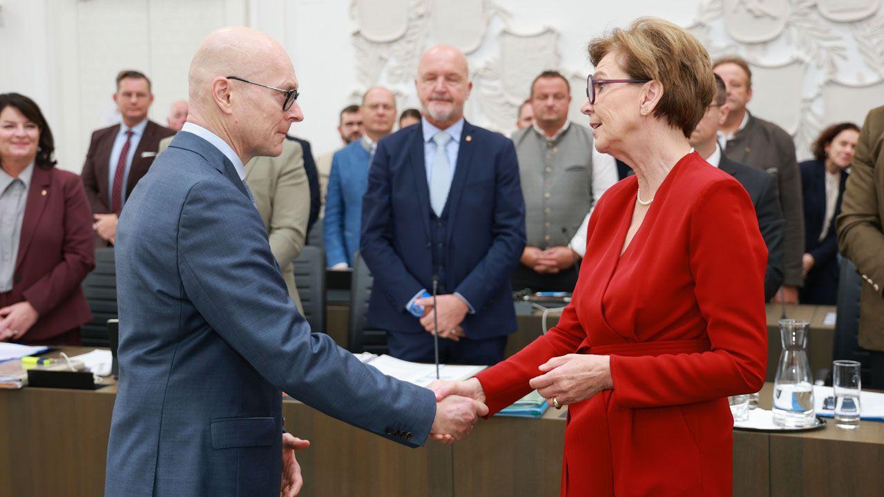 Wolfgang Fürweger als Soziallandesrat angelobt Poster