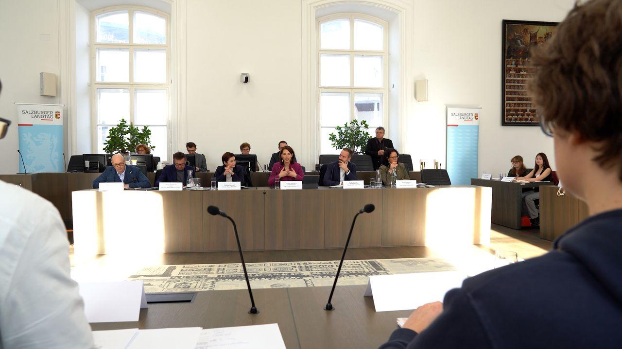 Demokratie hautnah beim Salzburger Jugendlandtag Poster