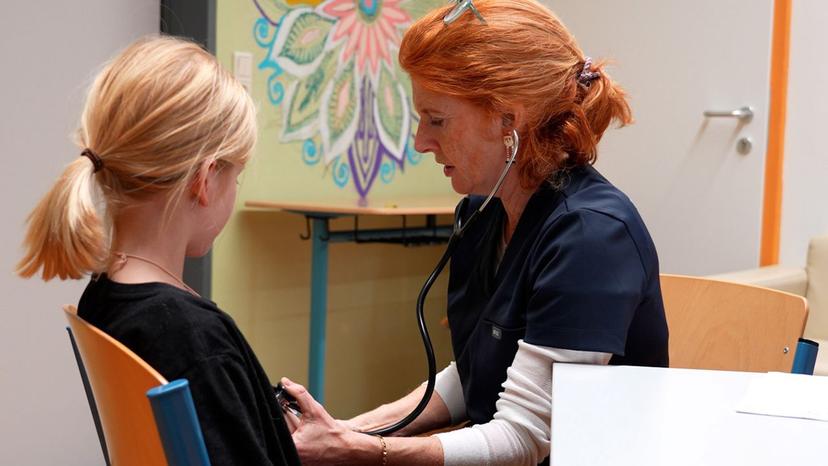 Schulärztin hat Gesundheit der Jugend im Blick
