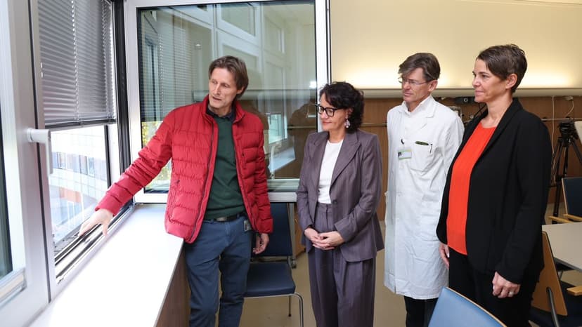  Sanierte Fassade an der Chirurgie West kurz vor Fertigstellung