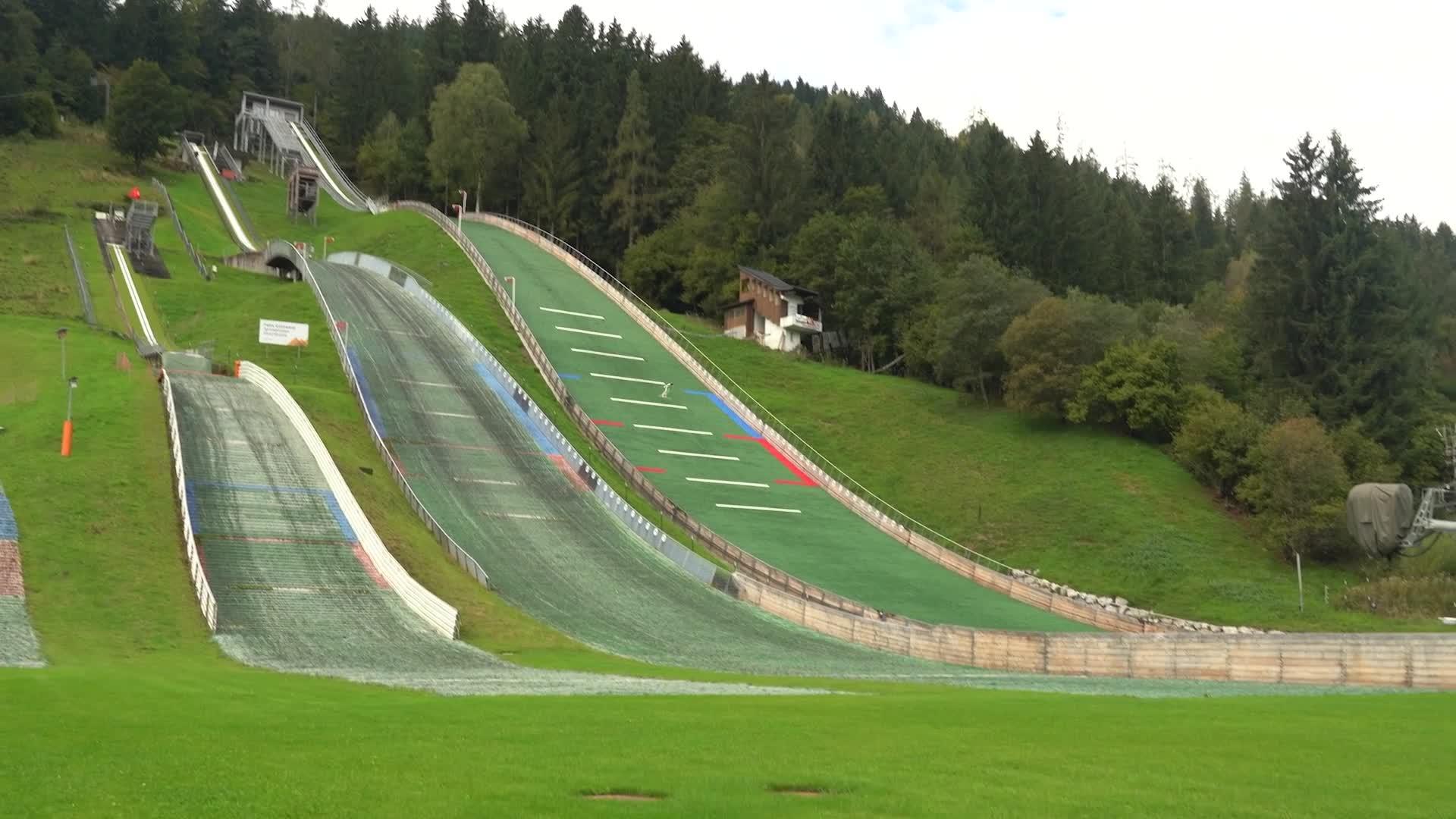Topmoderne Schanzenanlage in Saalfelden Poster