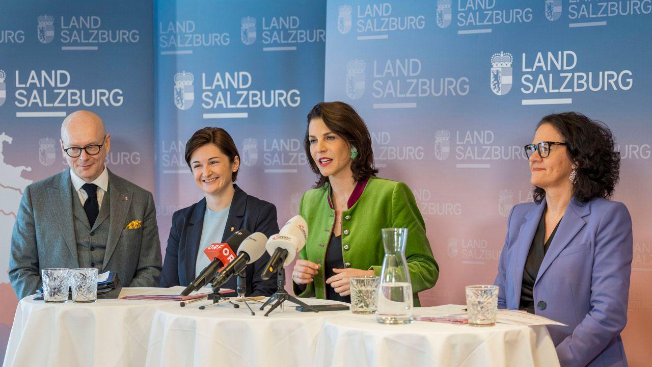 Pressekonferenz nach Regierungsklausur Poster