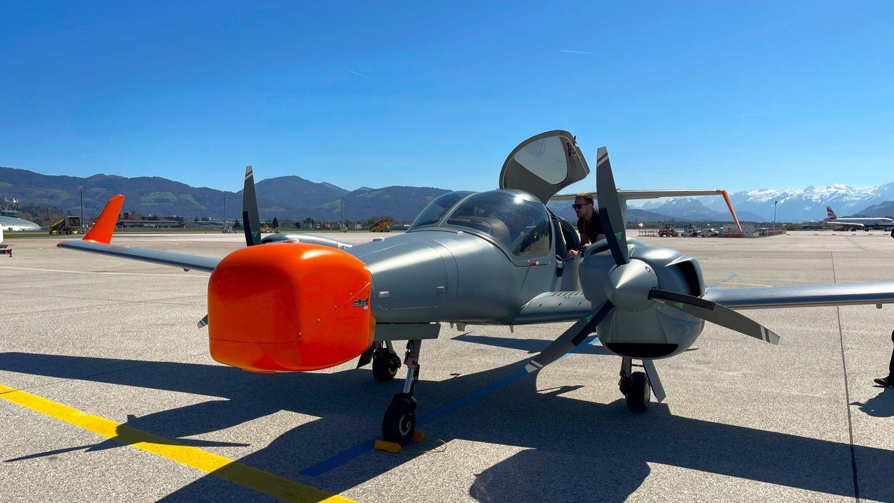 Laserscanner-Messflugzeug im Einsatz Poster